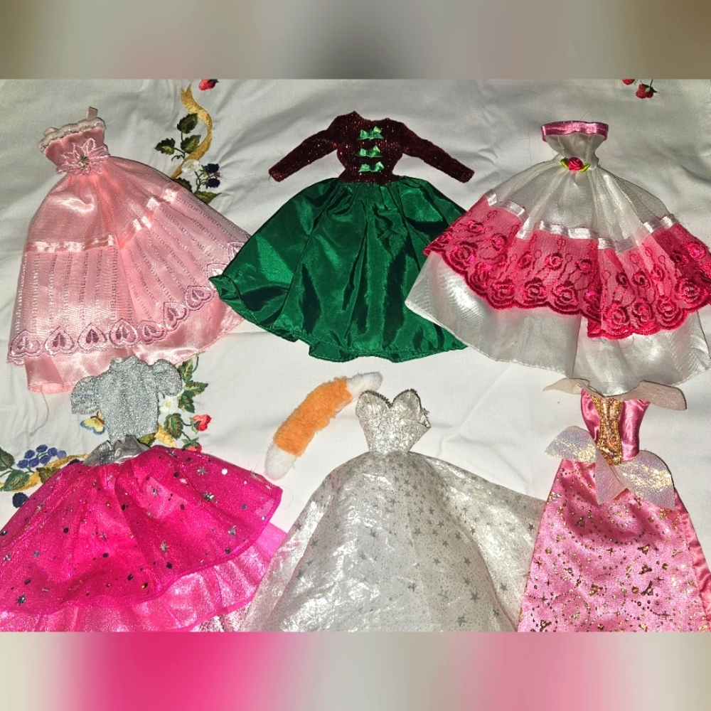 Barbie Princess Dresses x6